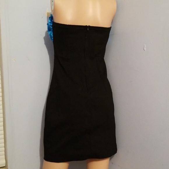 Dress - Picture 2 of 3